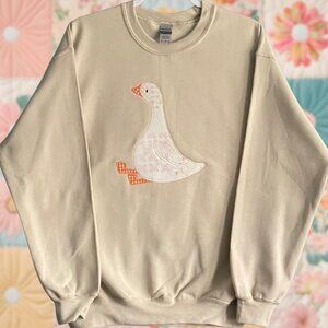 Sitting Duck Patchwork Embroidered Crewneck Sweatshirt Medium Beige Gildan